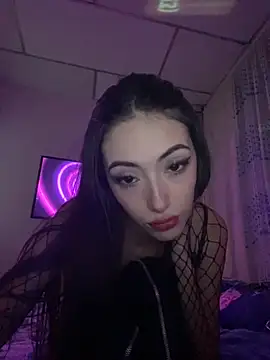 Queen Laura of Command online show from 26, 9, 2025