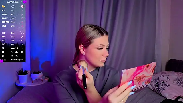 AliaBuerstatte online show from 7, 11, 2025