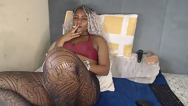 Snapshot of Tyllorsavage chatting on 4, 11, 2025 Tyllorsavage online show from 4, 11, 2025