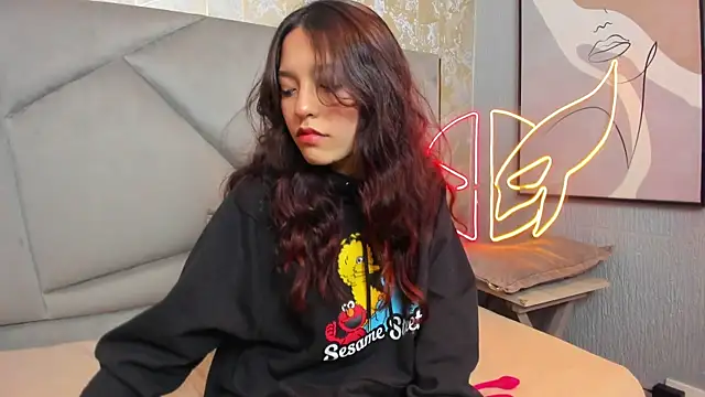 Elliecute online show from 1, 10, 2025