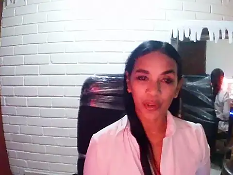 Snapshot of MiiaVelasquez chatting on 12, 11, 2025 MiiaVelasquez online show from 12, 11, 2025