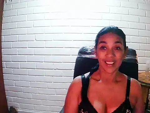 Snapshot of MiiaVelasquez chatting on 15, 11, 2025 MiiaVelasquez online show from 15, 11, 2025