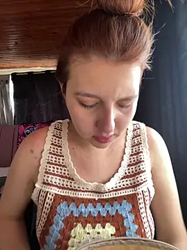 CoraVibes online show from 17, 10, 2025