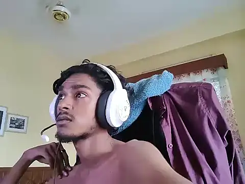 Snapshot of thecatfish chatting on 9, 9, 2025 thecatfish online show from 9, 9, 2025