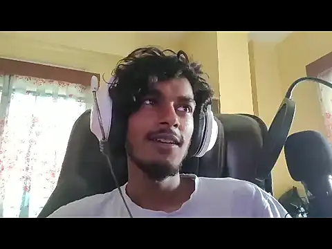 Snapshot of thecatfish chatting on 12, 9, 2025 thecatfish online show from 12, 9, 2025