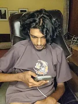 Snapshot of thecatfish chatting on 28, 10, 2025 thecatfish online show from 28, 10, 2025