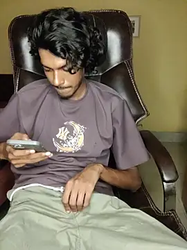 Snapshot of thecatfish chatting on 30, 10, 2025 thecatfish online show from 30, 10, 2025