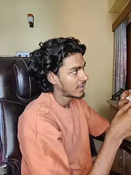 Snapshot of thecatfish chatting on 31, 10, 2025 thecatfish online show from 31, 10, 2025