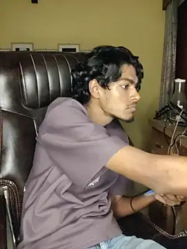 Snapshot of thecatfish chatting on 3, 11, 2025 thecatfish online show from 3, 11, 2025