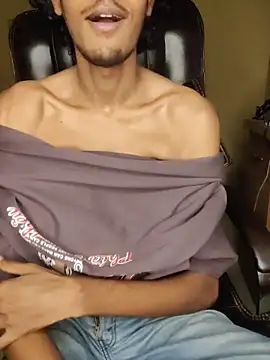 Snapshot of thecatfish chatting on 3, 11, 2025 thecatfish online show from 3, 11, 2025