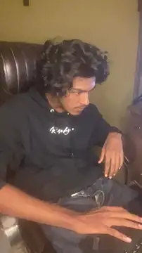 Snapshot of thecatfish chatting on 14, 11, 2025 thecatfish online show from 14, 11, 2025