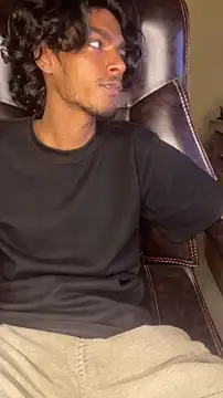 Snapshot of thecatfish chatting on 17, 11, 2025 thecatfish online show from 17, 11, 2025