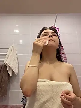 Snapshot of LeksaLove chatting on 12, 11, 2025 LeksaLove online show from 12, 11, 2025