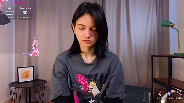 PamilaGrassle online show from 4, 10, 2025