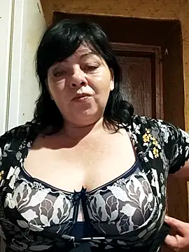 Snapshot of Tsukerochka chatting on 3, 10, 2025 Tsukerochka online show from 3, 10, 2025
