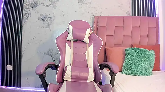 Mia Duarte1 online show from 16, 12, 2025