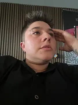 Snapshot of IanGilbert chatting on 29, 10, 2025 IanGilbert online show from 29, 10, 2025