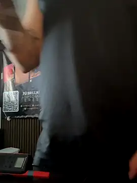 Snapshot of IanGilbert chatting on 23, 11, 2025 IanGilbert online show from 23, 11, 2025