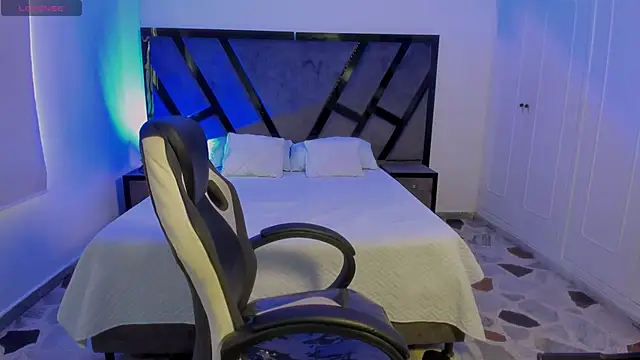 Snapshot of IanGilbert chatting on 28, 11, 2025 IanGilbert online show from 28, 11, 2025