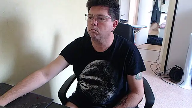 blueandwhite1 online show from 9, 10, 2025