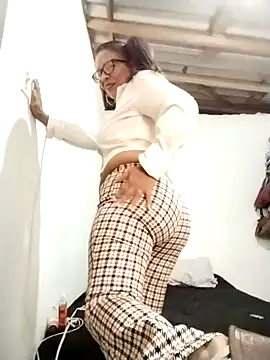 Snapshot of Africa_moont chatting on 17, 9, 2025 Africa moont online show from 17, 9, 2025