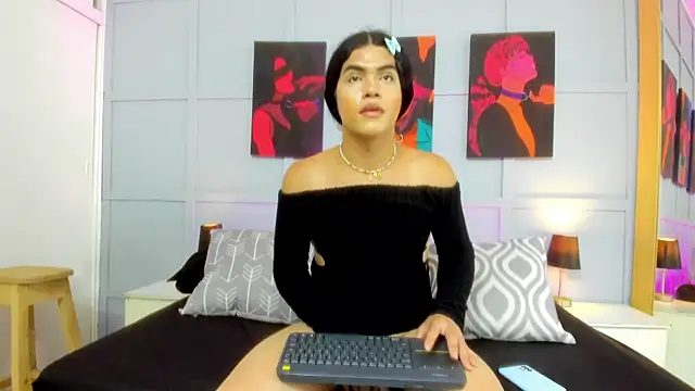 Drag Lopera online show from 24, 9, 2025