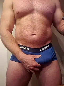 Snapshot of AlphaGymMale chatting on 17, 12, 2025 AlphaGymMale online show from 17, 12, 2025