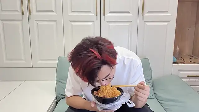 STxuguanhan online show from 17, 10, 2025