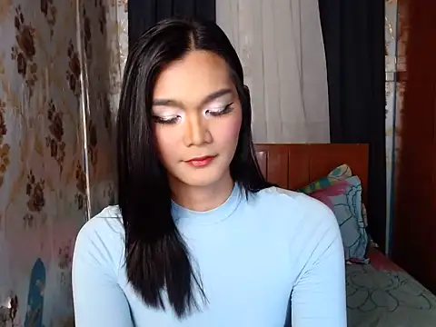 lady in moon online show from 18, 3, 2026