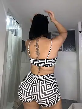 Snapshot of Islarose0_0 chatting on 18, 11, 2025 Islarose0 0 online show from 18, 11, 2025