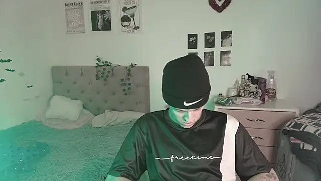 2cyboy  online show from 8, 9, 2025