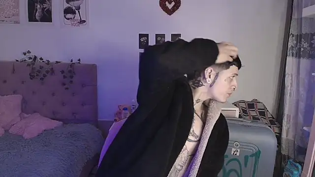 2cyboy  online show from 16, 9, 2025