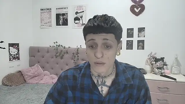 2cyboy  online show from 18, 9, 2025