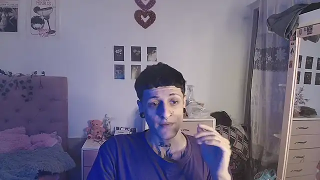 2cyboy  online show from 22, 9, 2025