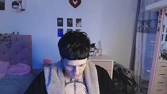 2cyboy  online show from 24, 9, 2025