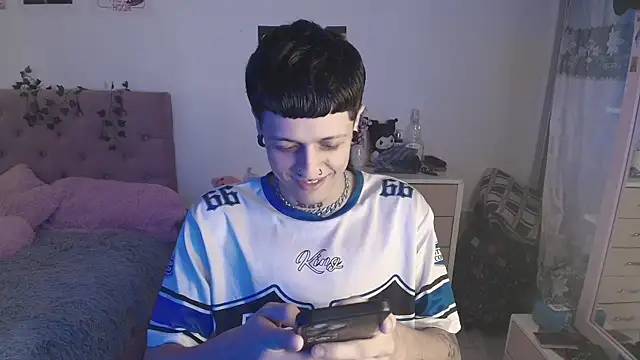 2cyboy  online show from 27, 9, 2025