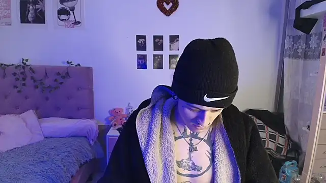 2cyboy  online show from 6, 10, 2025