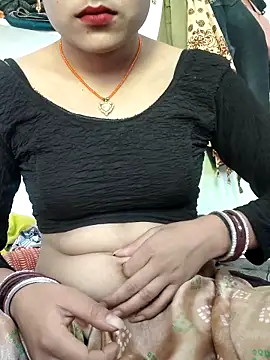 Snapshot of CUTE-003 chatting on 15, 10, 2025 CUTE-003 online show from 15, 10, 2025