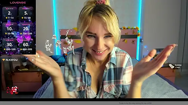 Snapshot of MeryMidnight chatting on 8, 10, 2025 MeryMidnight online show from 8, 10, 2025