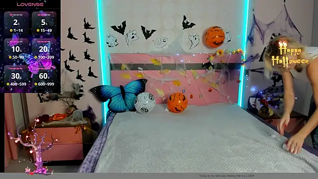 Snapshot of MeryMidnight chatting on 28, 10, 2025 MeryMidnight online show from 28, 10, 2025