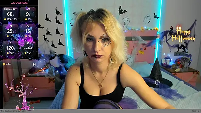 Snapshot of MeryMidnight chatting on 31, 10, 2025 MeryMidnight online show from 31, 10, 2025