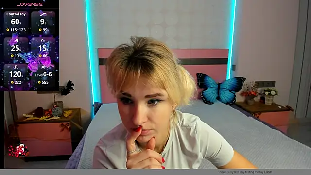 Snapshot of MeryMidnight chatting on 4, 11, 2025 MeryMidnight online show from 4, 11, 2025