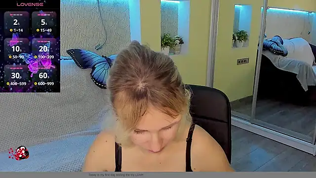 Snapshot of MeryMidnight chatting on 11, 11, 2025 MeryMidnight online show from 11, 11, 2025