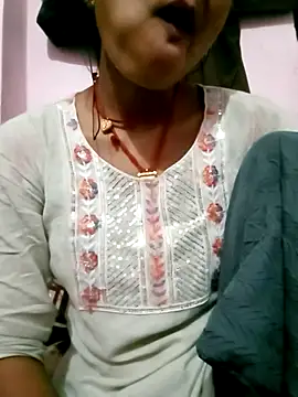 Hot-yuo84 online show from 8, 11, 2025