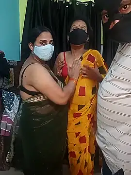 Snapshot of Renu_bhabhi03 chatting on 25, 9, 2025 Renu bhabhi03 online show from 25, 9, 2025