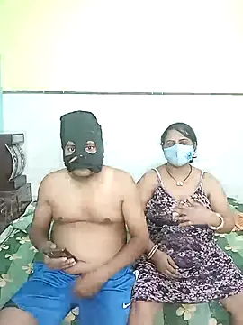Snapshot of Renu_bhabhi03 chatting on 17, 10, 2025 Renu bhabhi03 online show from 17, 10, 2025
