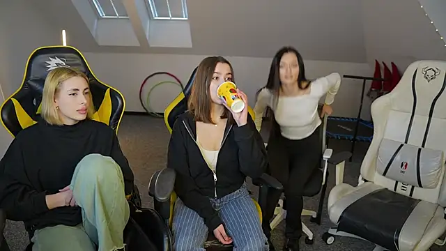  Lili 054 online show from 21, 11, 2025