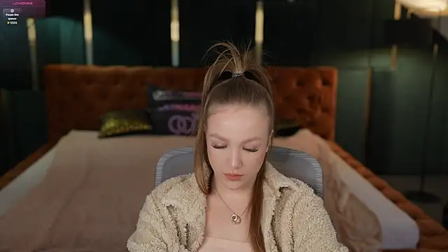 Ella 054 online show from 15, 10, 2025