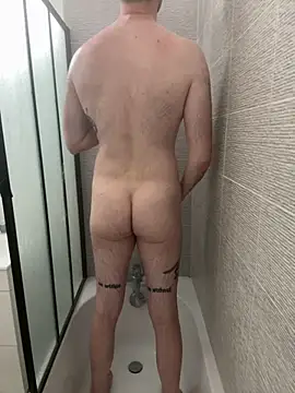 Snapshot of TomieSoichi chatting on 7, 10, 2025 TomieSoichi online show from 7, 10, 2025