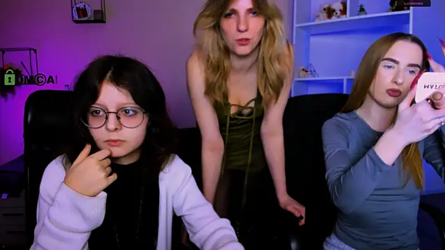 Snapshot of samanta_hotty chatting on 14, 11, 2025 samanta hotty online show from 14, 11, 2025